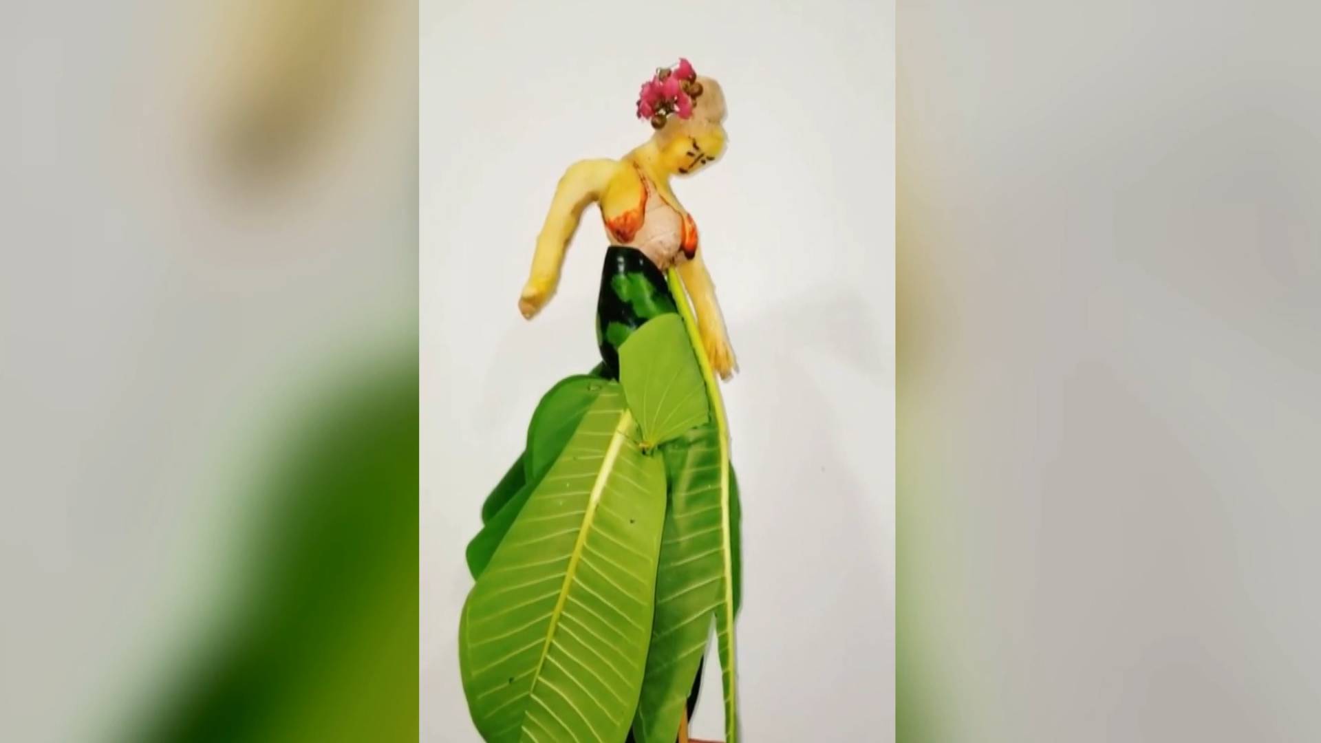 46秒丨高手在民间男子用蔬菜雕刻人物栩栩如生你舍得吃吗