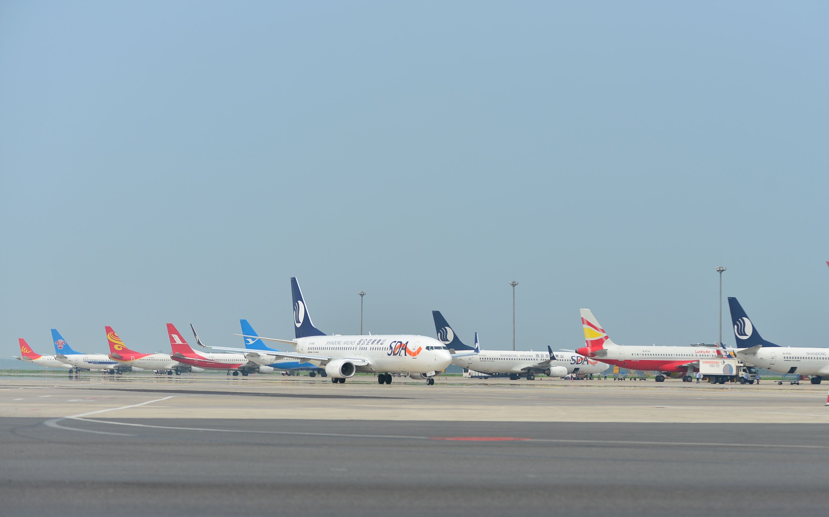 济南机场2021年夏秋航季新增航点4个 加密航线20余条_山东要闻_山东