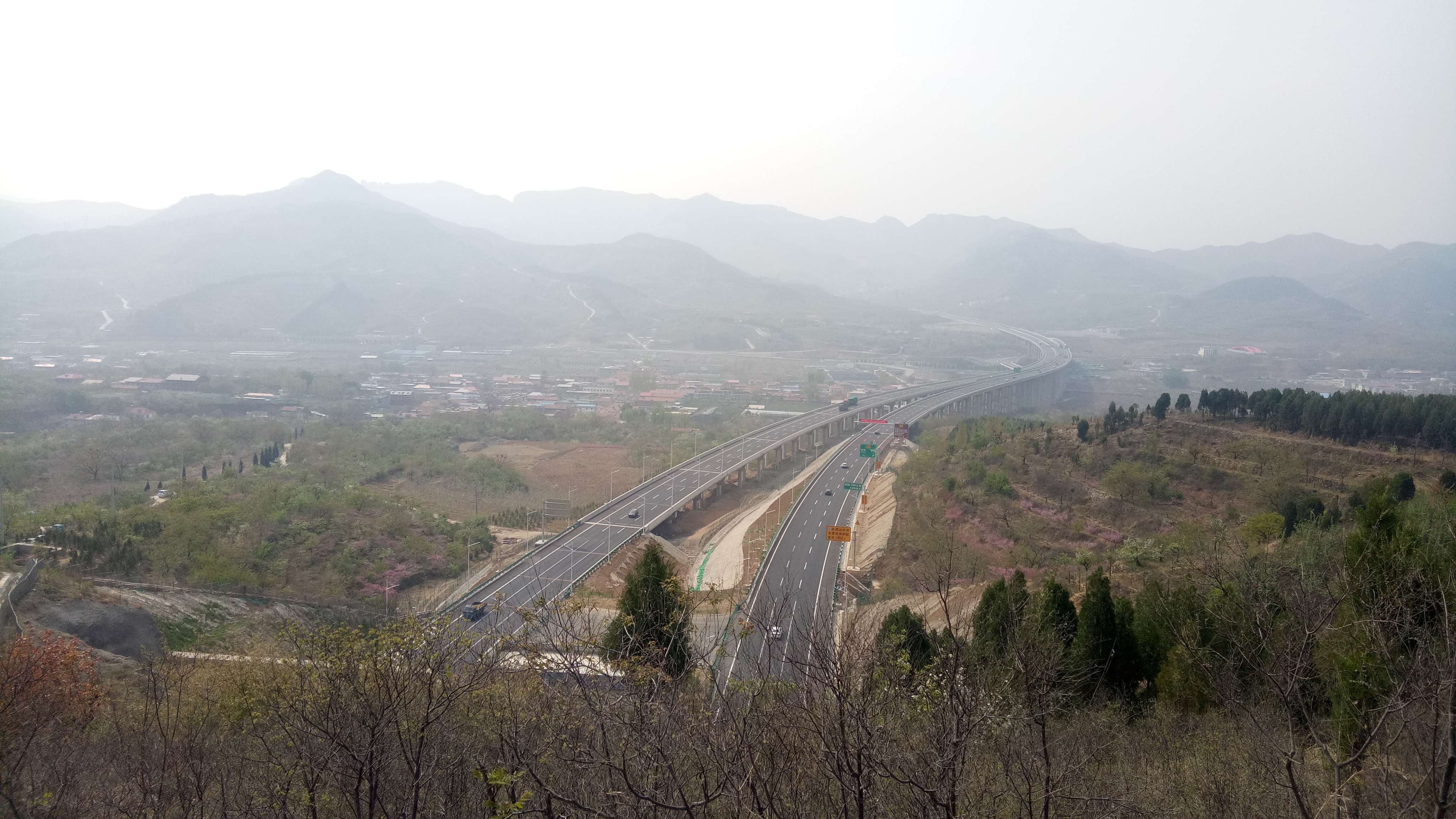 济泰高速风景图片