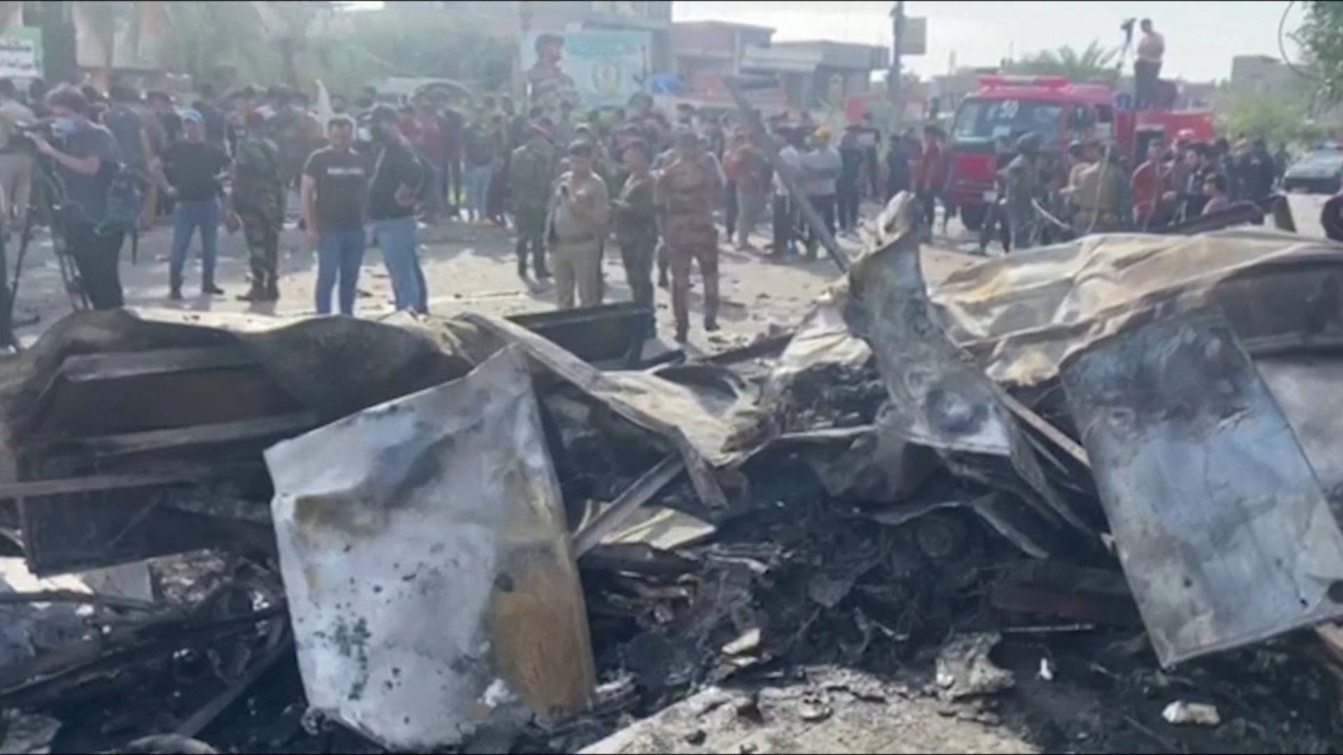 42秒｜伊拉克首都遭汽车炸弹袭击5死21伤 居民控诉：这是在伤害讨生活的穷人