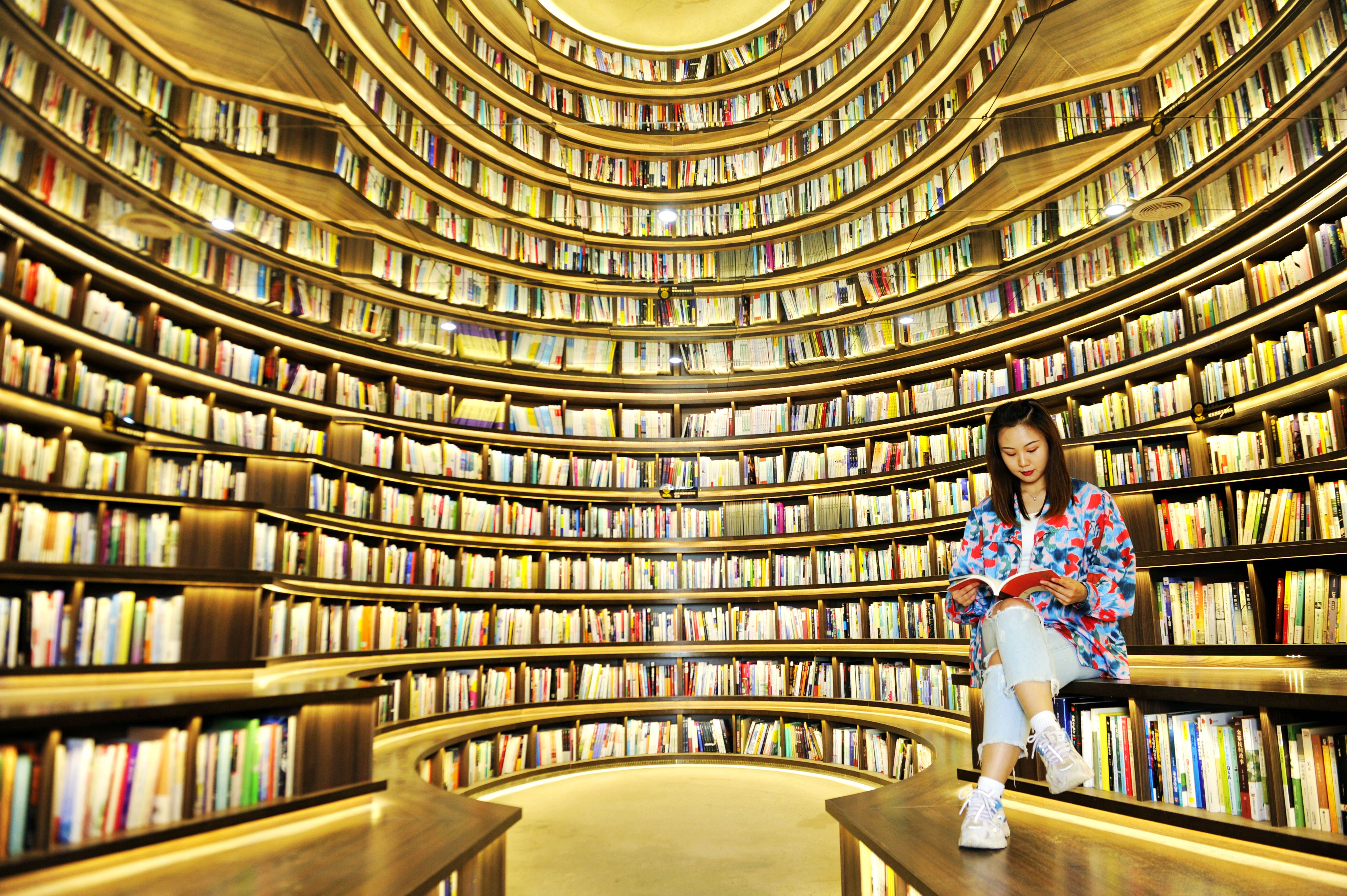 日照城市书房让党史学习融入市民日常阅读中