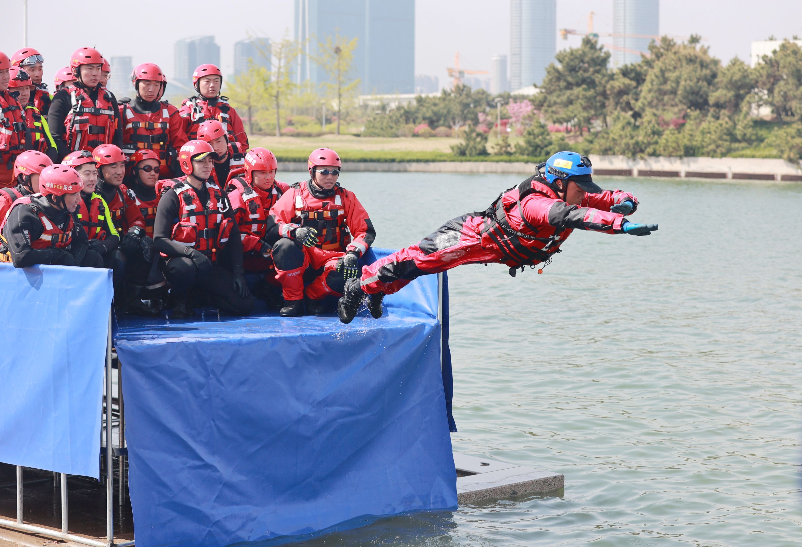 乘风破浪!全国消防救援队伍区域性水域救援培训在山东日照圆满收官