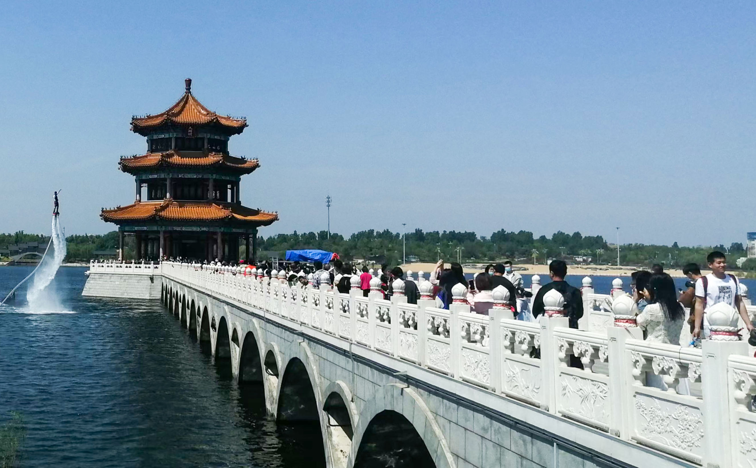 五一泰山景区人挤人?假的!快看山东各大景区实景图包你放心玩耍