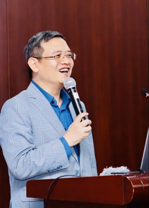 深圳东方港湾投资管理股份有限公司董事长,基金经理但斌