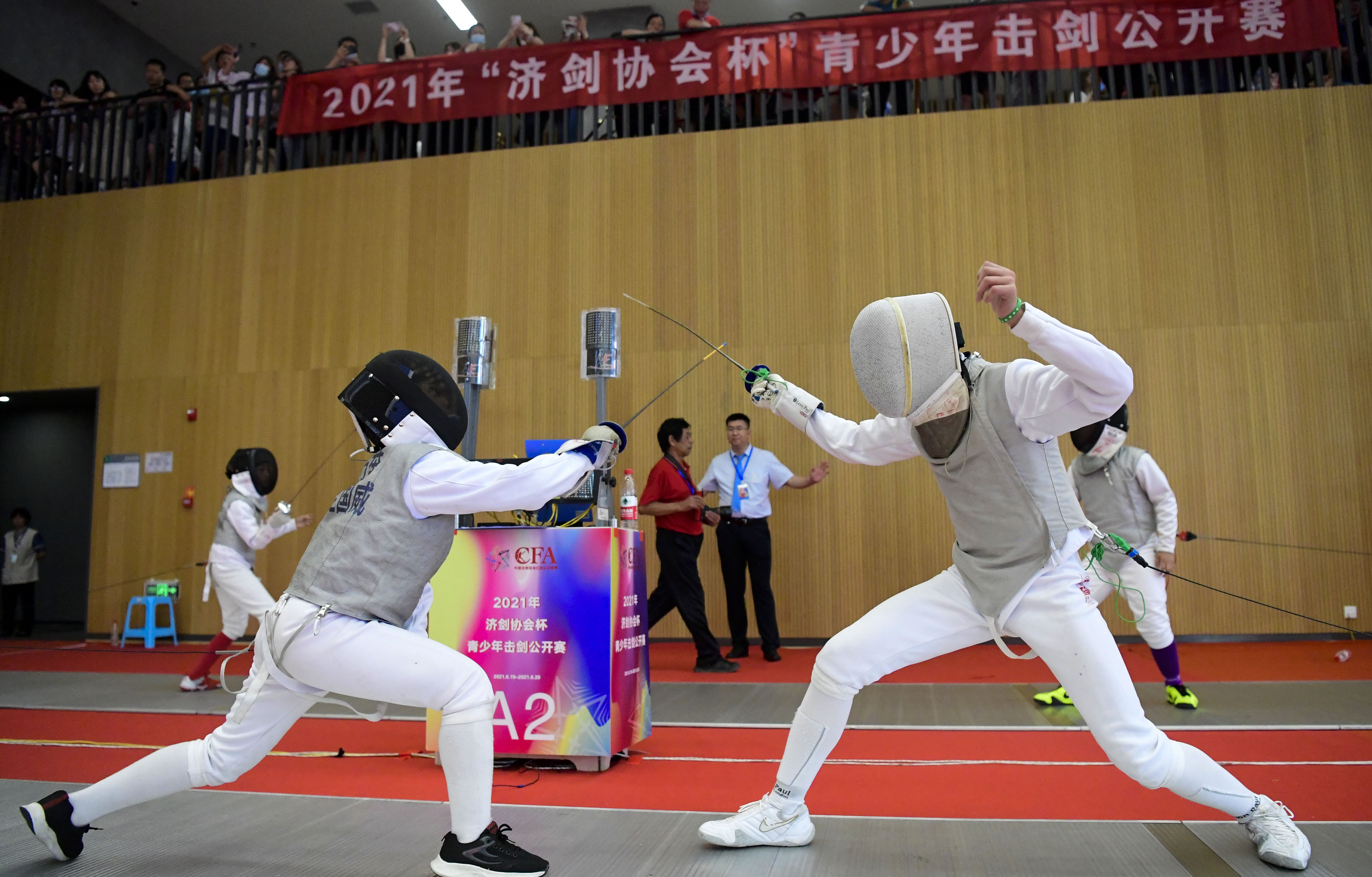 进击吧,击剑少年!千余名"小剑客"亮剑济南
