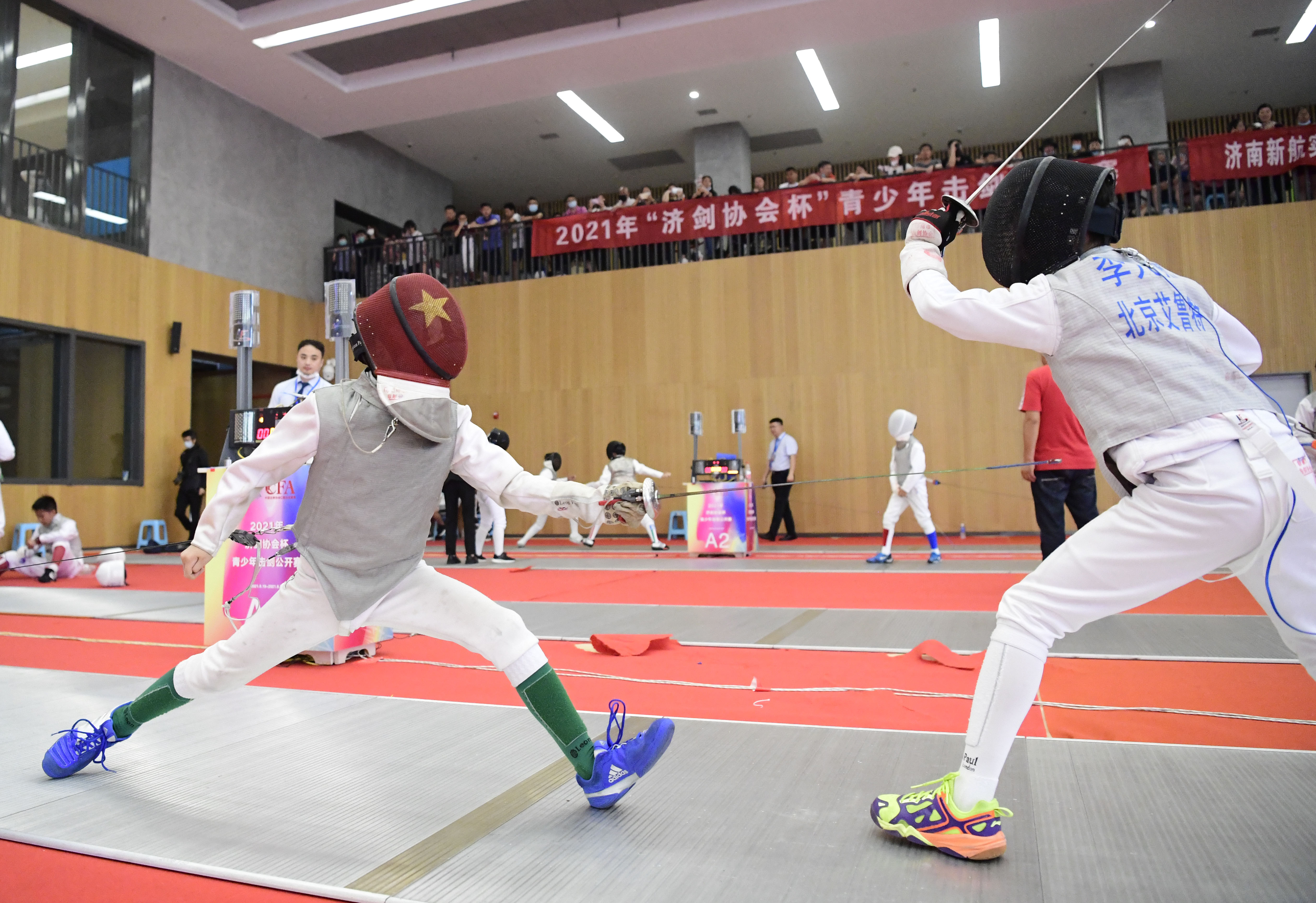 进击吧,击剑少年!千余名"小剑客"亮剑济南