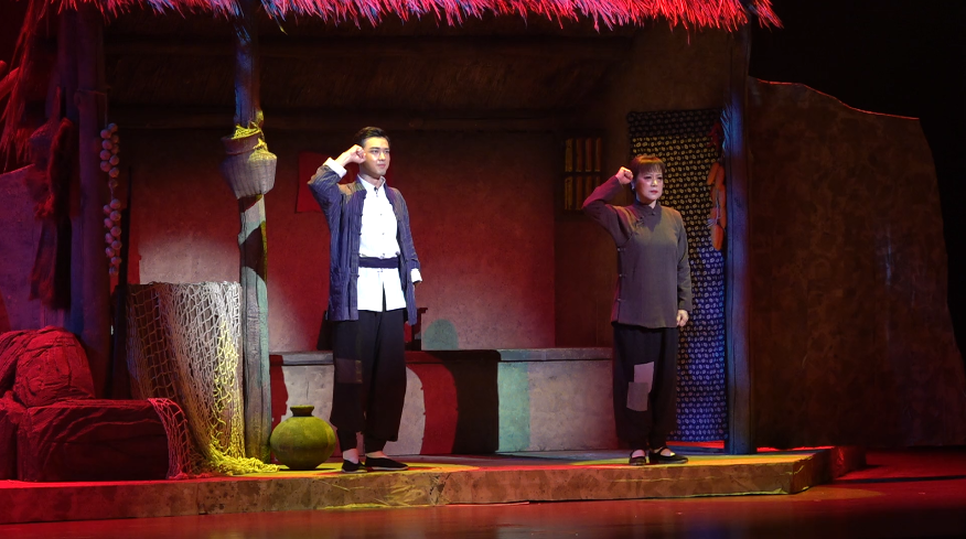 致敬革命先烈 原创红色话剧《微山湖》在济宁震撼首演