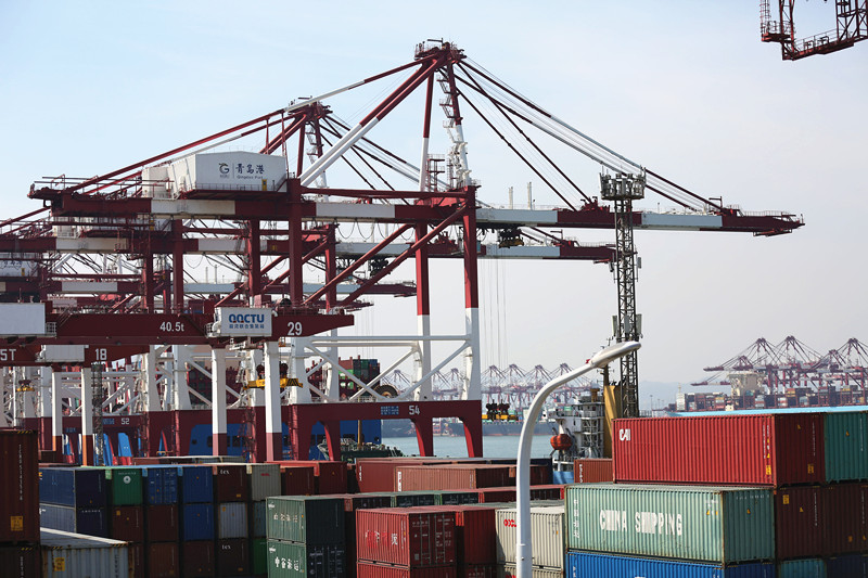 图/青岛港全自动化集装箱码头是全球领先,亚洲首个真正意义上的全自动