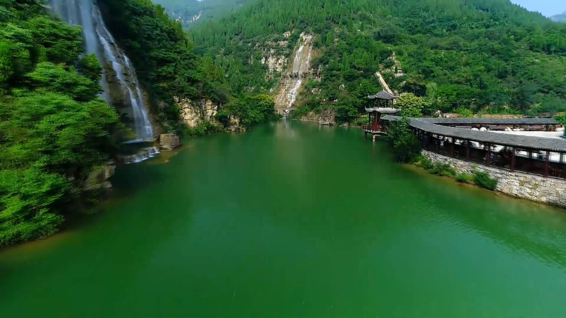 人在画中游夏日青州黄花溪瀑布飞流山清水秀