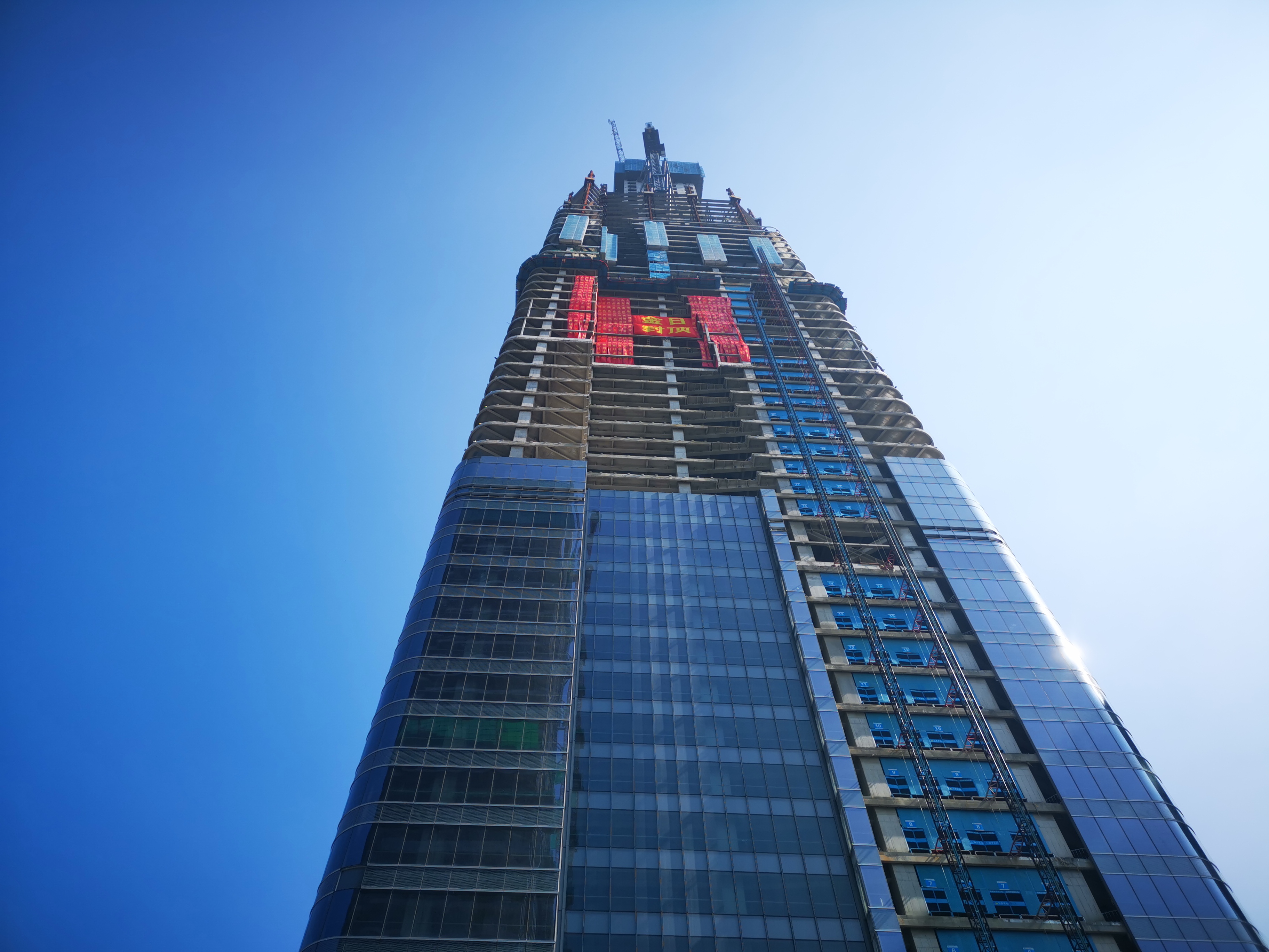 省会新地标!济南中央商务区360米平安金融中心超高层项目封顶