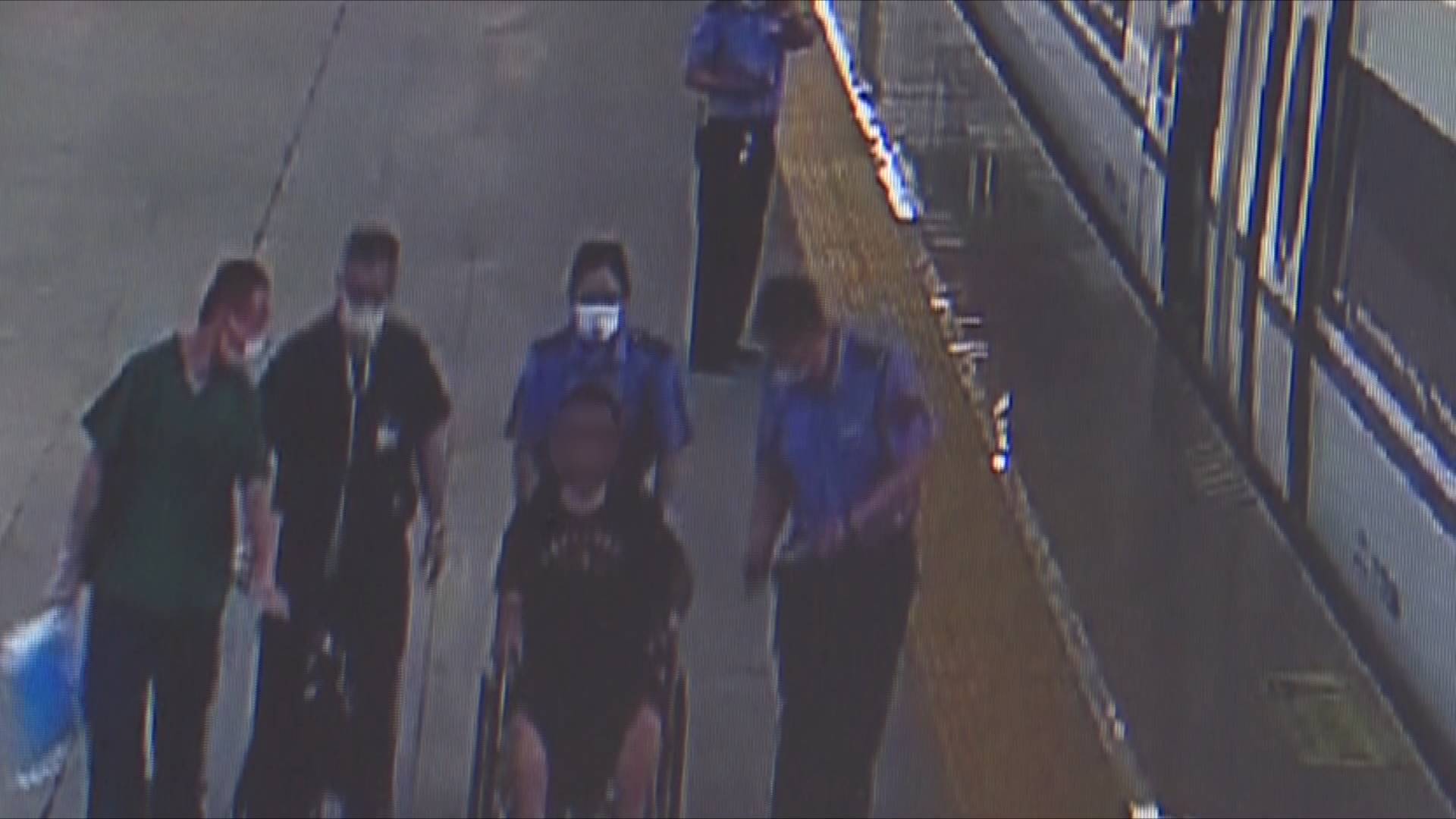 高铁上旅客腹痛难忍 滕州东站工作人员爱心接力救治