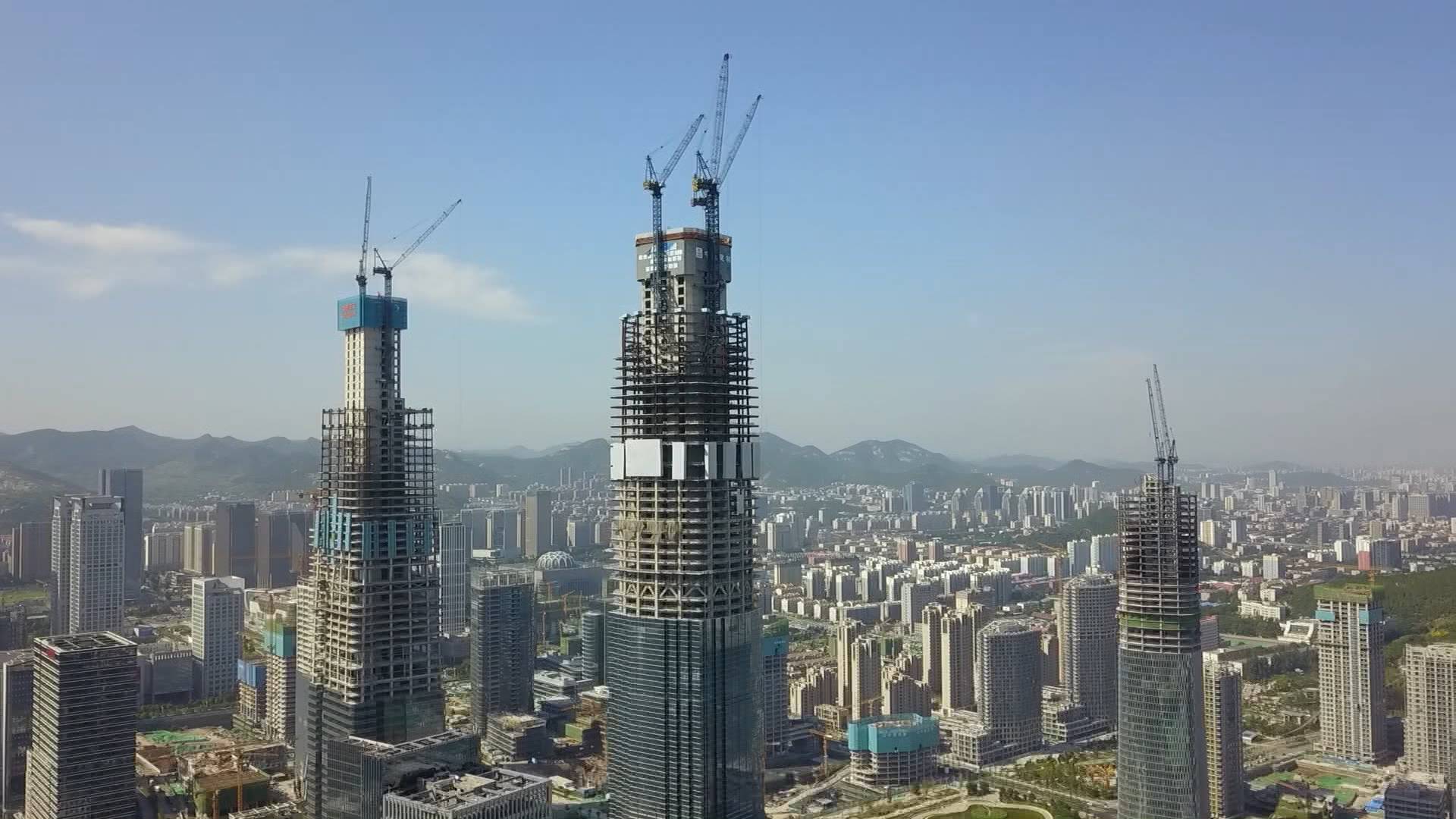 闪电新闻记者探访山东第一高楼:核心筒预计年底封顶 跨年时将上演灯光