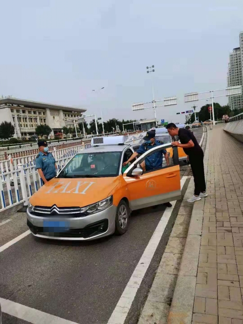 泰安开展出租车服务质量提升活动