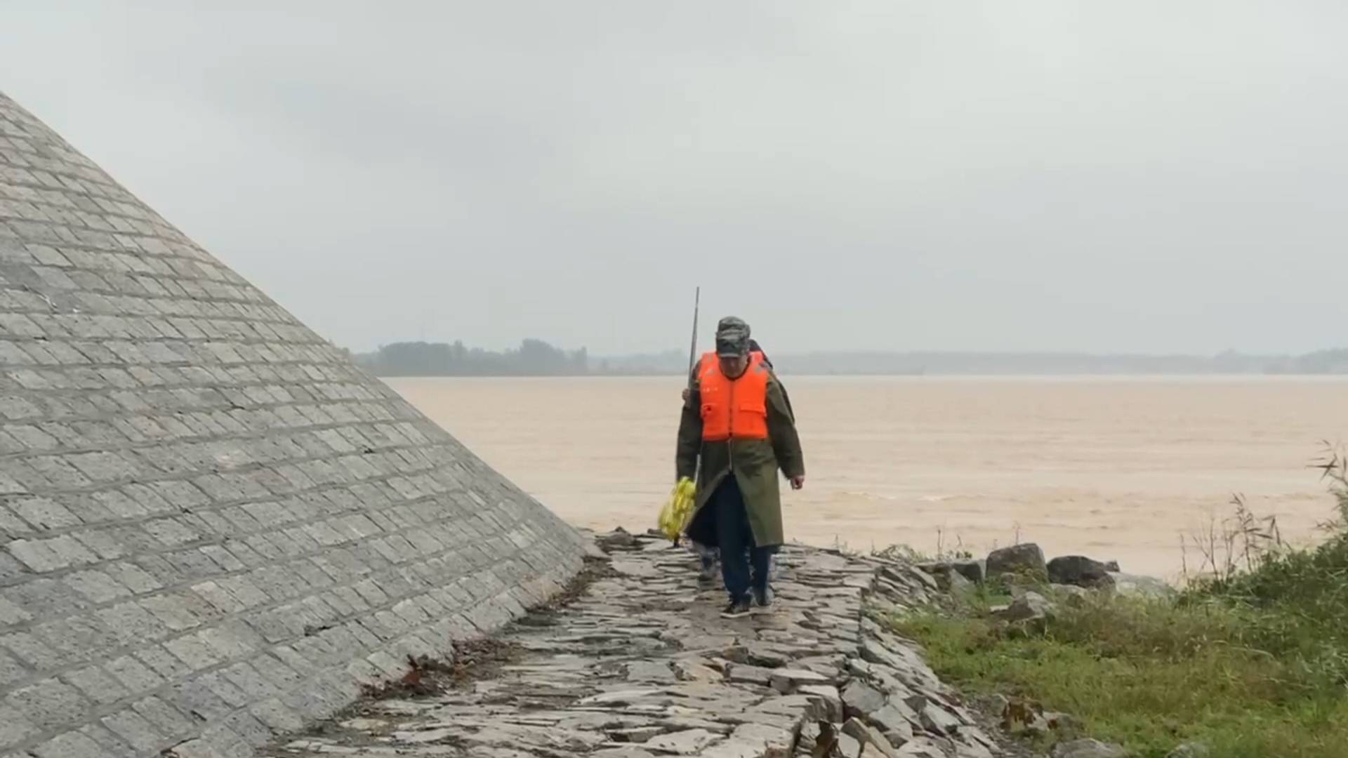 24小时值守!黄河济南段大堤上的这群"守护人"防汛巡险一刻不停