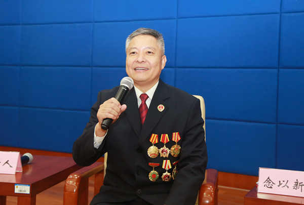 坚守"白云热线"18年,身患胃癌仍坚持工作 山东省检