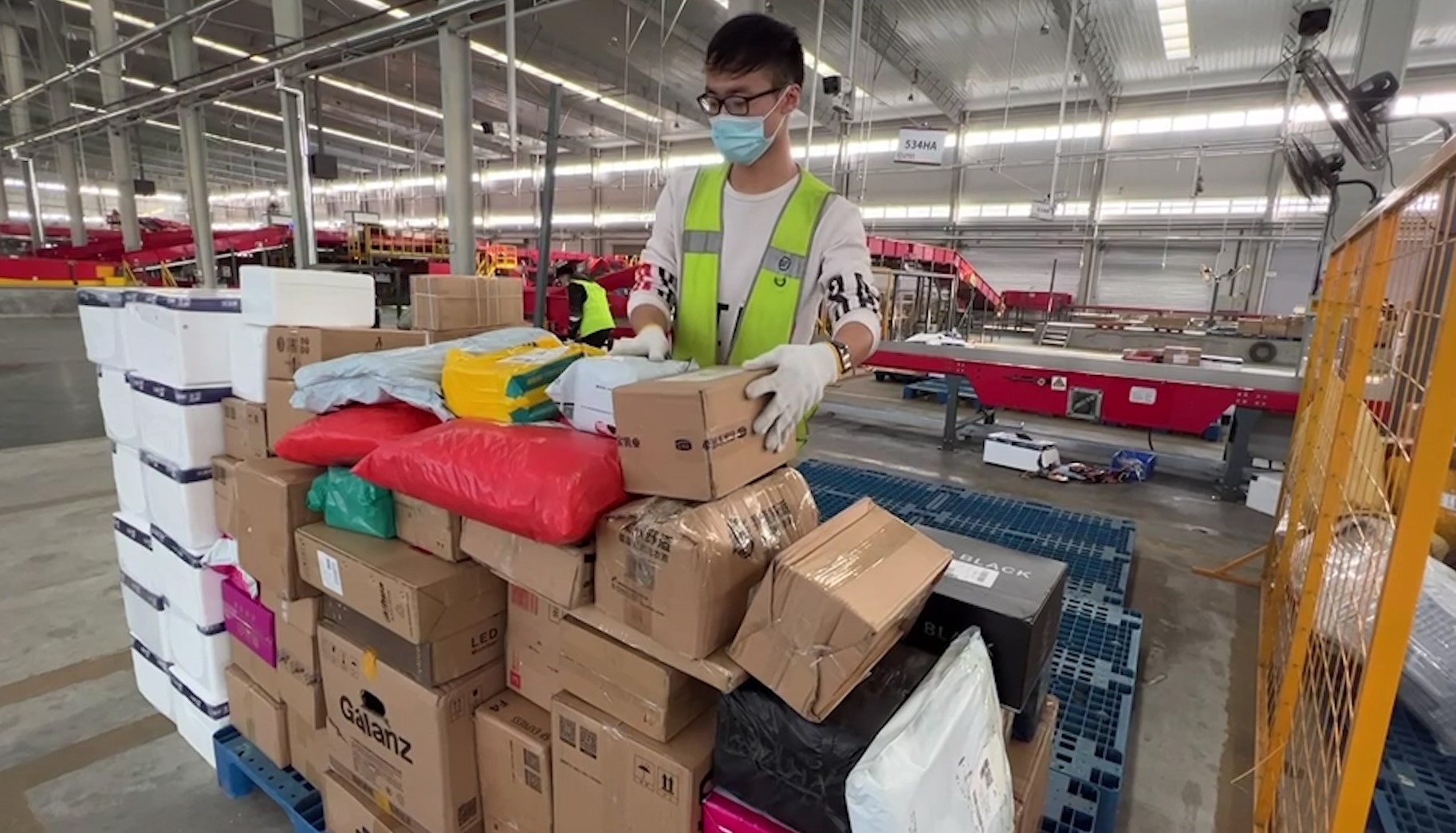 德州:收发快递全程消杀,确保寄递渠道安全通畅