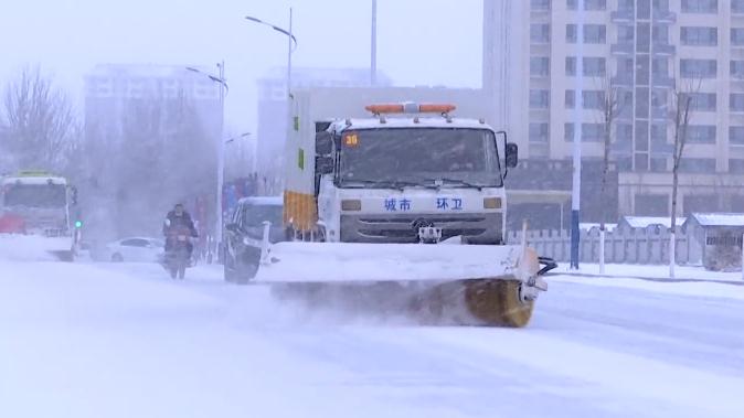 阳信县：机械人工相结合 全力扫雪保安全