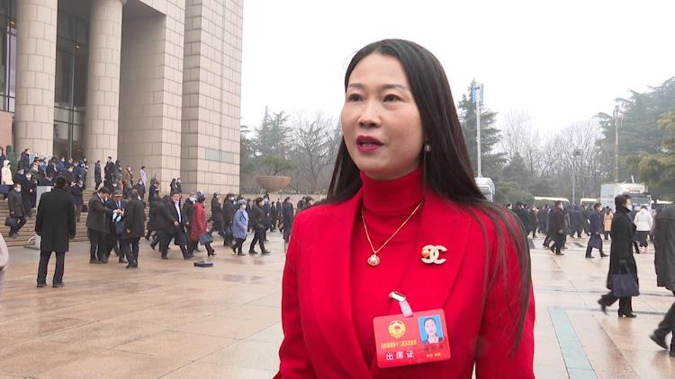 聚焦2022山东两会省政协委员杨明燕重视先进制造业坚定不移地走新旧
