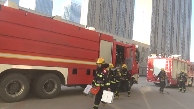 濱州消防開展大型城市綜合體滅火救援實(shí)戰(zhàn)演練