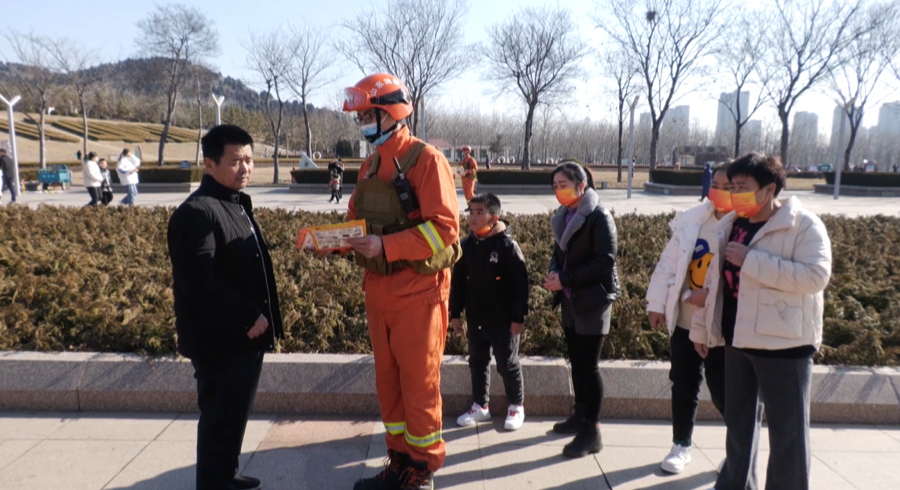 滨州：消防巡逻宣传不停歇 为群众送上春节安全大礼包