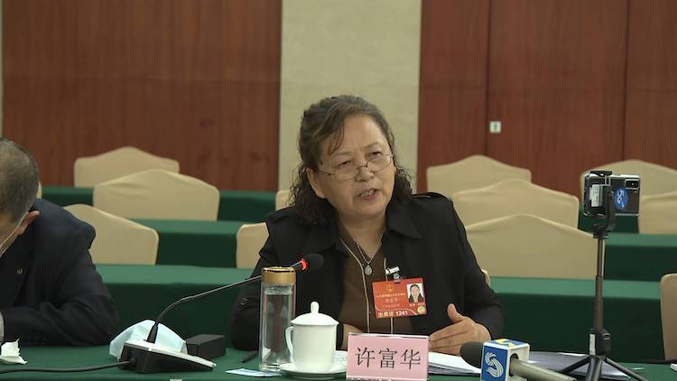 全国人大代表许富华：建议将高中生晚10点就寝写入《未成年人保护法》