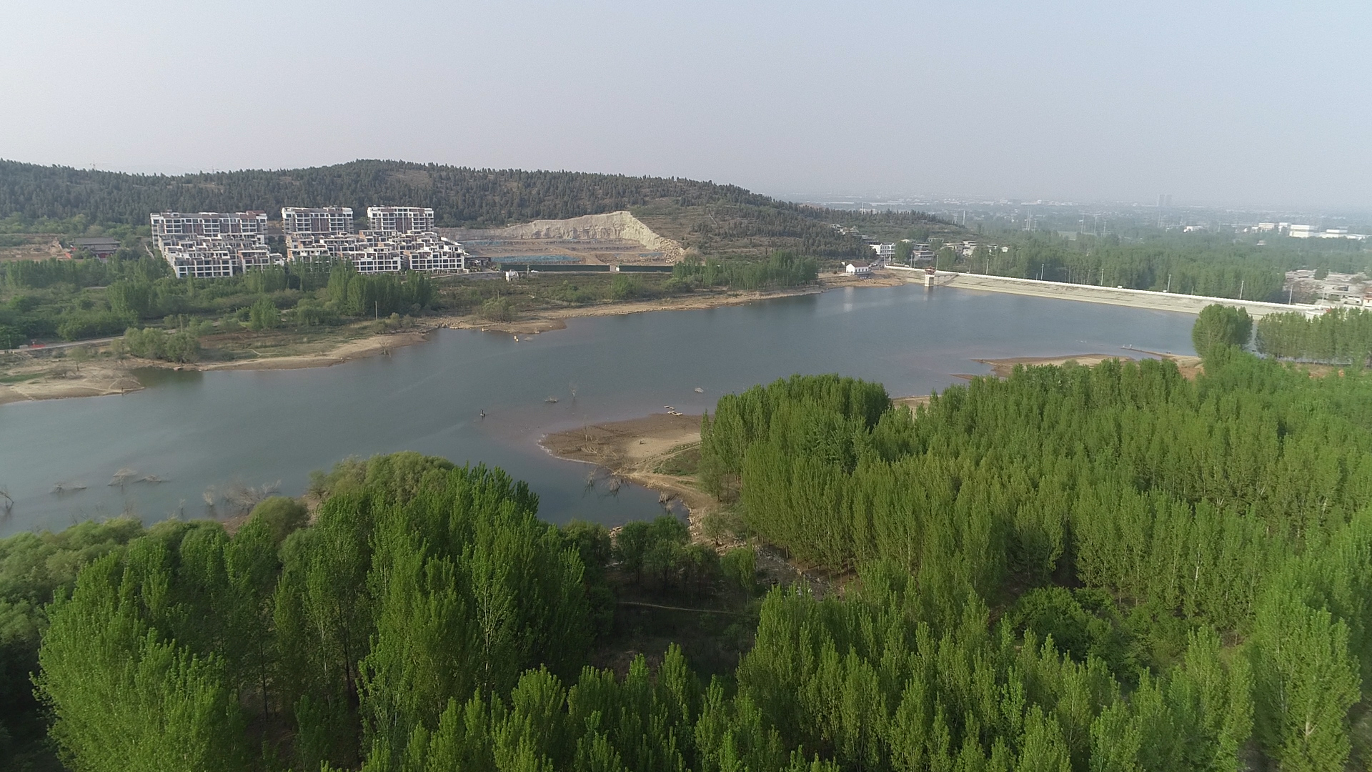 谷雨时节春色依旧航拍枣庄黑峪水库迷人景色