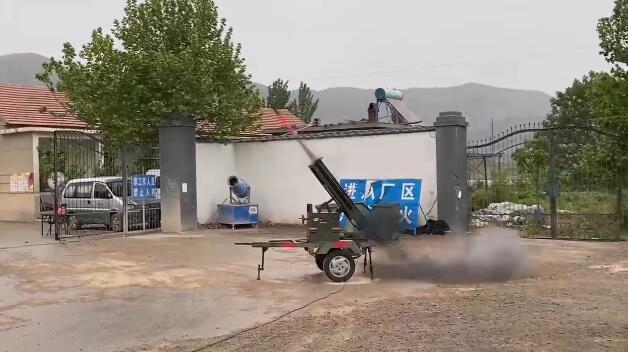 火力全开！蒙阴县发射8枚火箭人工增雨