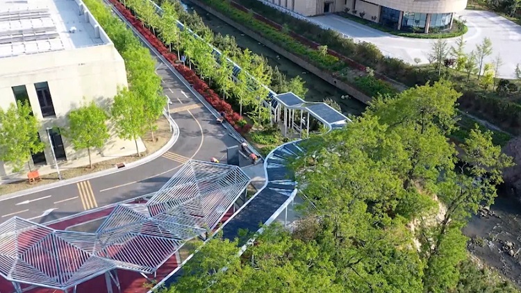 国和一号光伏连廊项目正式发电