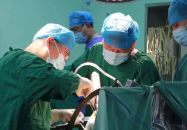 威海市中心医院神经外科：突破手术禁区 创造生命奇迹