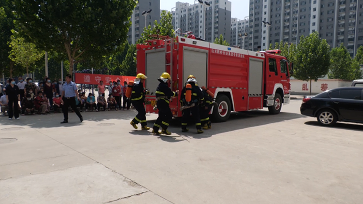 滨州：联合专职消防队开展“安全生产月”高层建筑消防安全培训演练