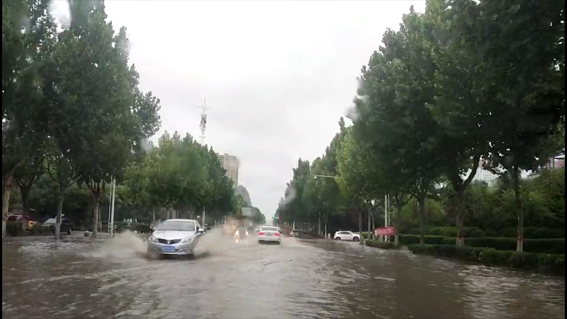 强降雨致路段积水 枣庄高新区部分路段临时管控
