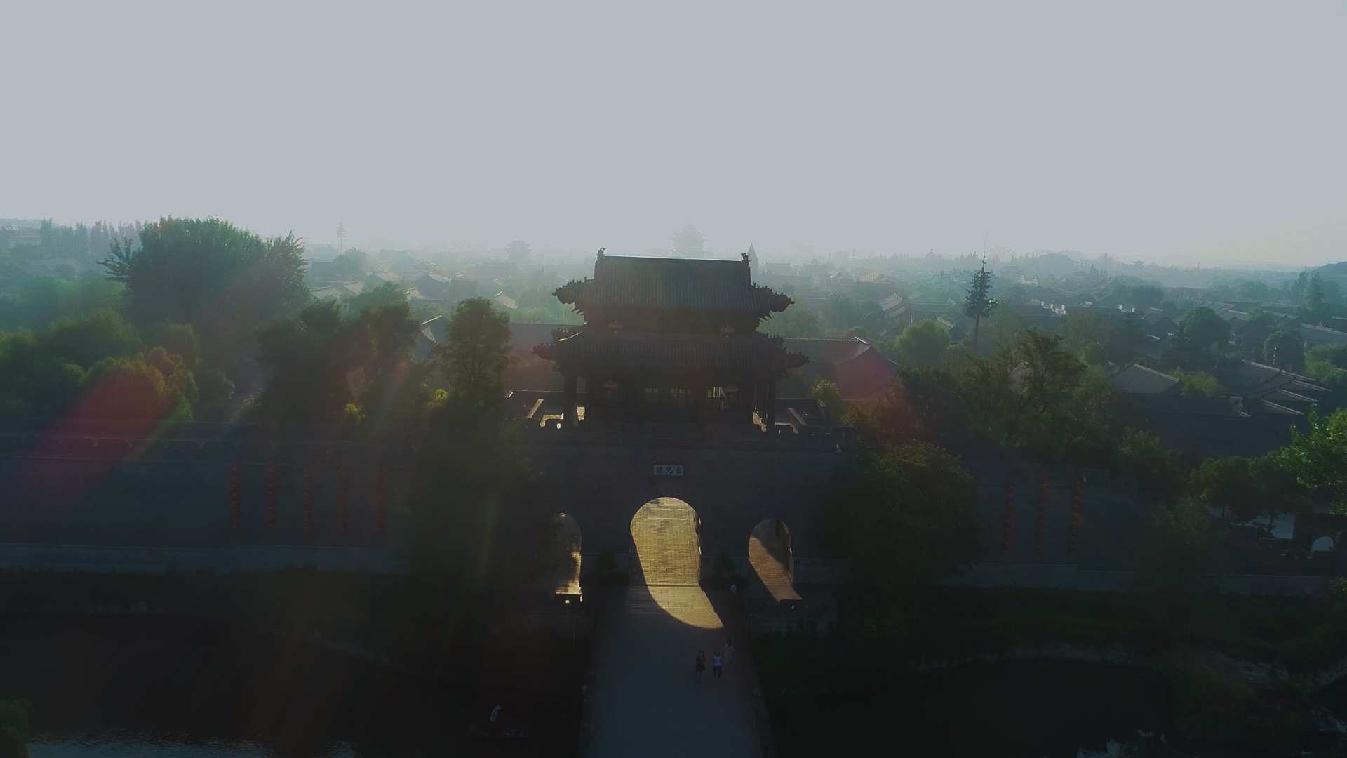 航拍枣庄台儿庄古城和京杭运河清晨美景