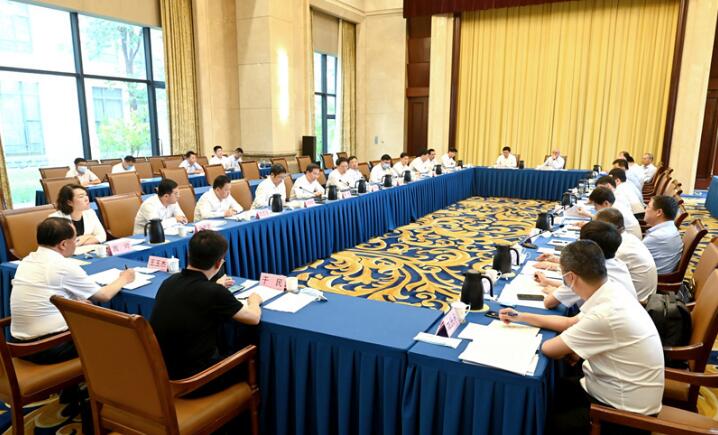 淄博市委书记江敦涛主持召开新能源制造业发展座谈会