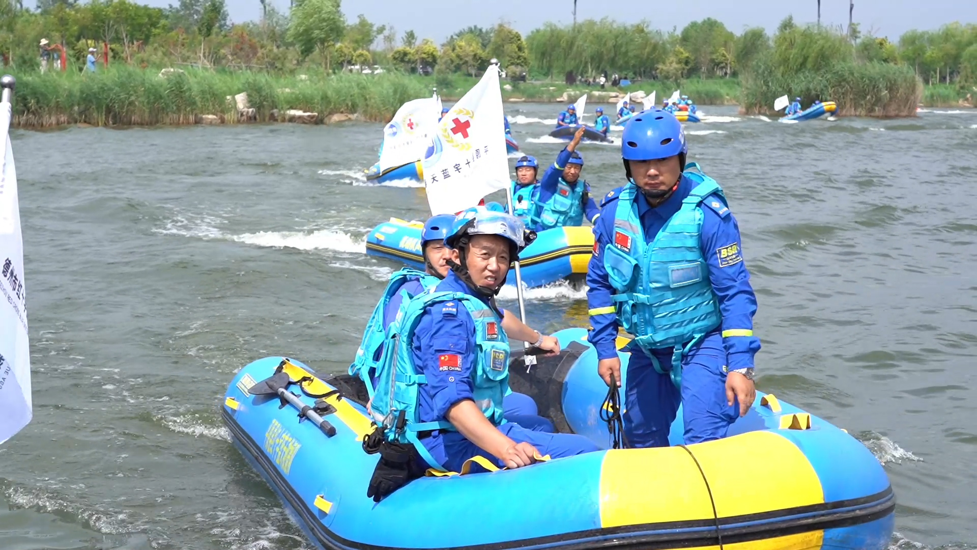 德州开展防汛应急救援演练18支救援队320人水上大练兵