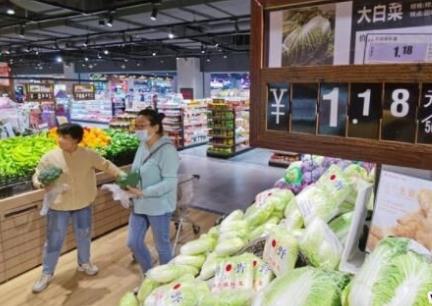 济南市场7月份超八成蔬菜价格上涨 主要受近期蔬菜生长慢和天气影响，上市量供应量减少  