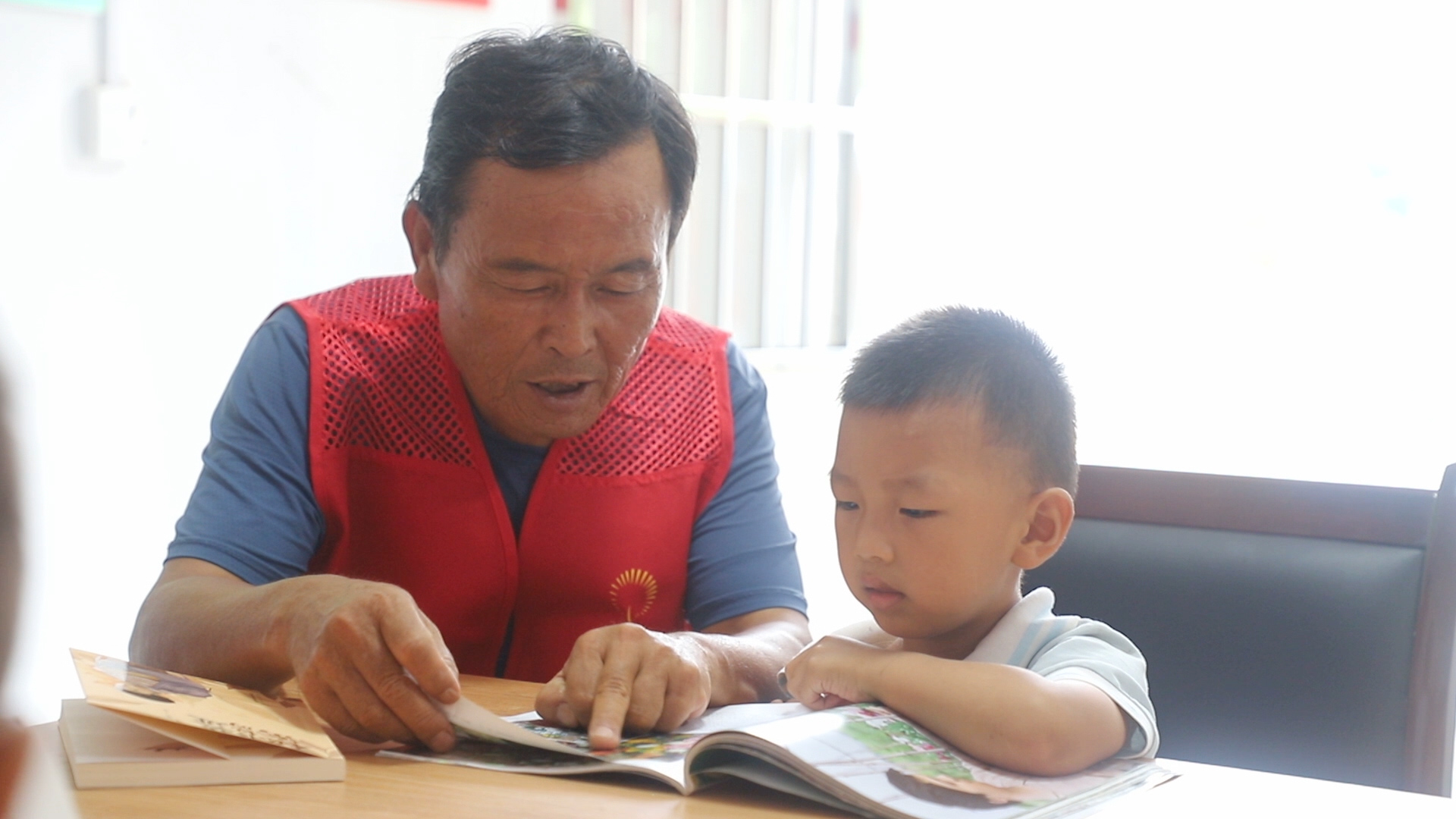 枣庄山亭农家书屋成为儿童“读书俱乐部”