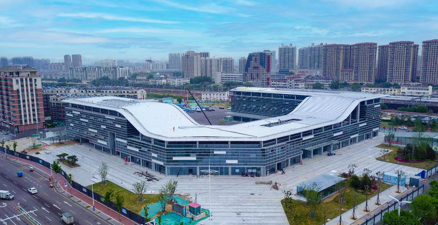 站房已基本完工，潍坊站南广场客运枢纽站预计九月底前竣工验收