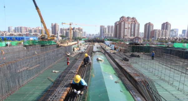 临沂通达路祊河桥及两岸立交改造工程预计9月份完成主塔合龙