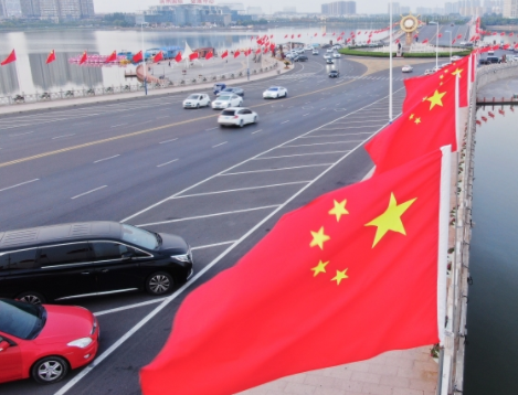 迎國慶！濱州市主城區洋溢“中國紅”