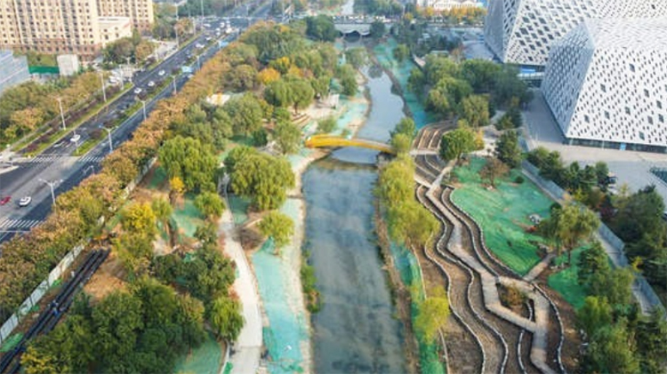 济南腊山河“脱胎换骨”式改造 原有景观设施部分拆除