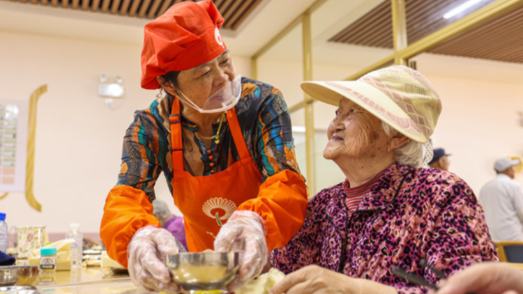 威海超额完成增设农村老年餐桌目标