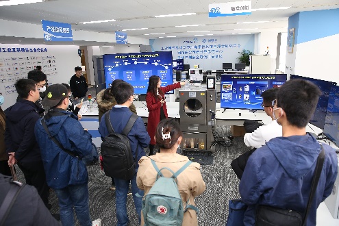 领潮而行!“中央媒体零距离探访工业互联网平台企业行”活动走进浪潮_科教社会_山东新闻_新闻_齐鲁网