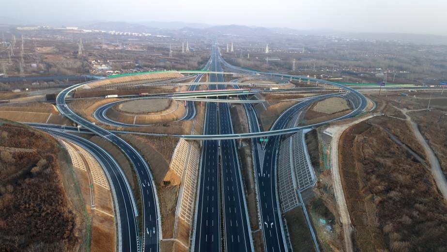 济南至潍坊高速公路长深高速至潍日高速段通过交工验收