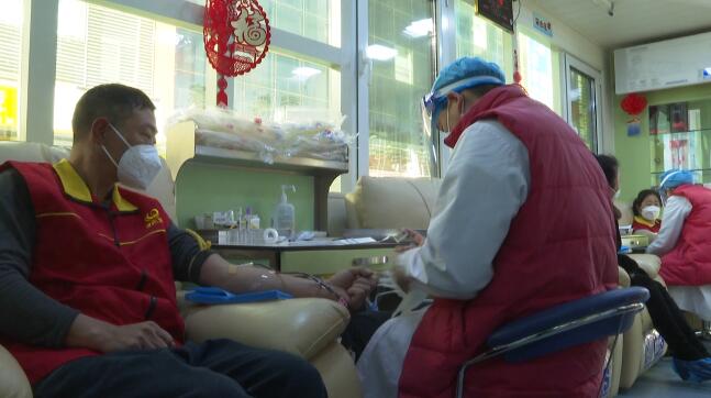 青州：15名志愿者组团撸袖献血6000毫升