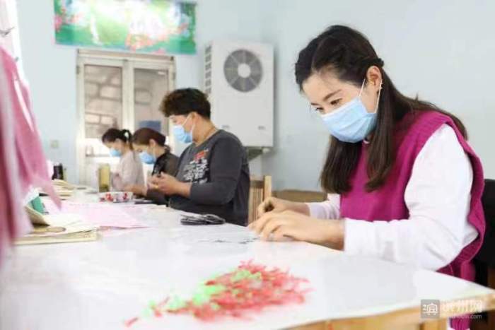 沾化區下洼鎮打工妹回鄉創業：小魚鉤釣出鄉村振興大產業    
