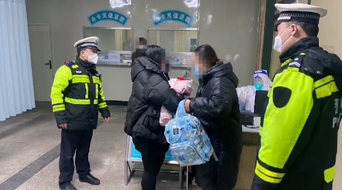 “前方車輛注意避讓......”  冬日里來自博興交警的溫暖守護
