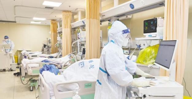 记者蹲点烟台山医院东院区急诊科重症监护室