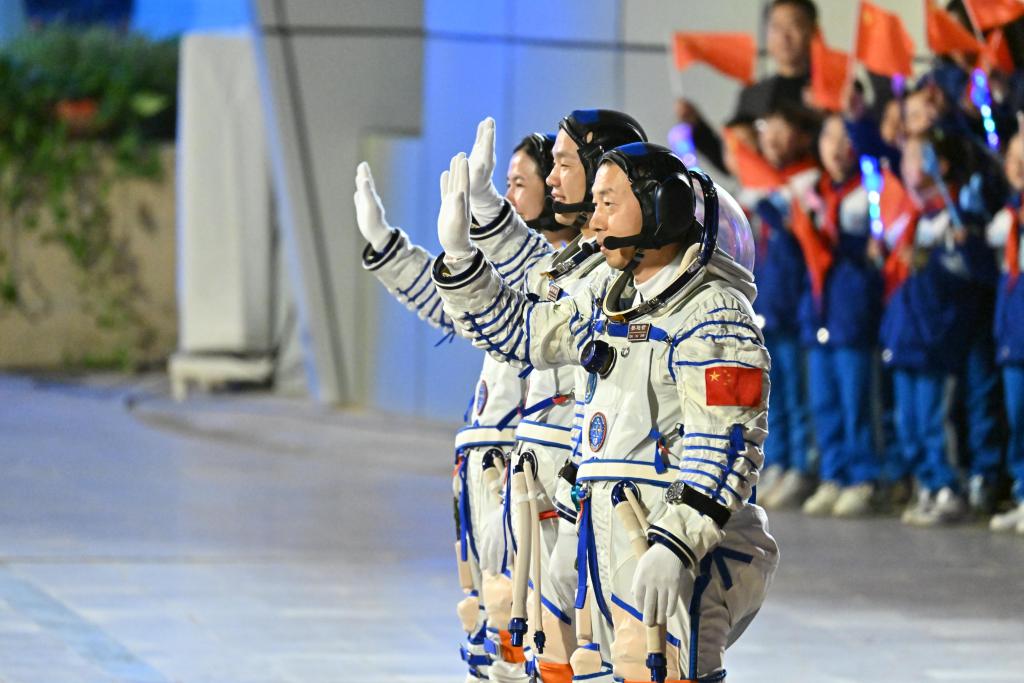 Shenzhou-19 astronauts start journey to China's space station for new ...