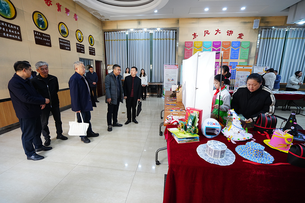 媒介素养教育研究_AI赋能中心_阅读指导师培训基地