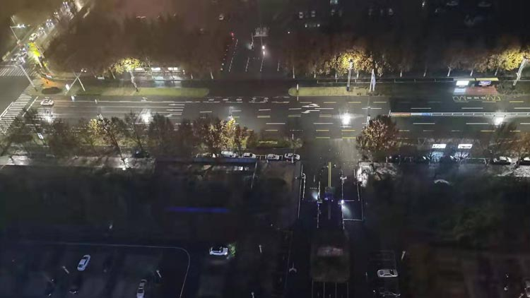 海麗氣象吧｜濱州迎來今冬初雪 高樓上俯瞰小雪花“飛翔”